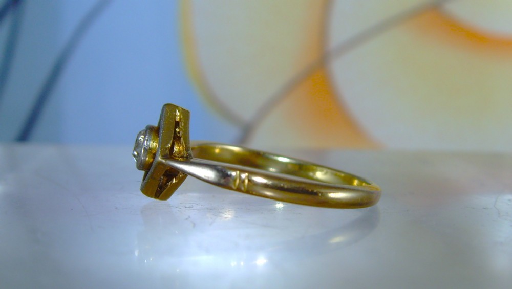 Antique Art Deco Diamond Solitaire 18 ct and platinum gold Ring View III