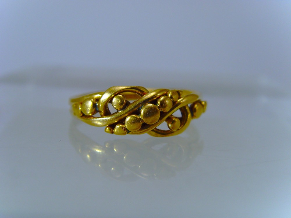 Antique Victorian 18ct gold keeper ring