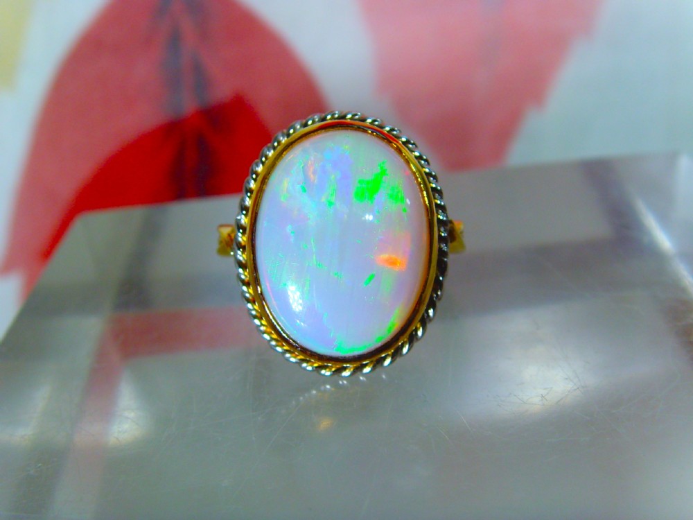 Reserved for Caroline / Vintage mid-century 18k yellow gold large 9.5 ct natural Opal Ring View II