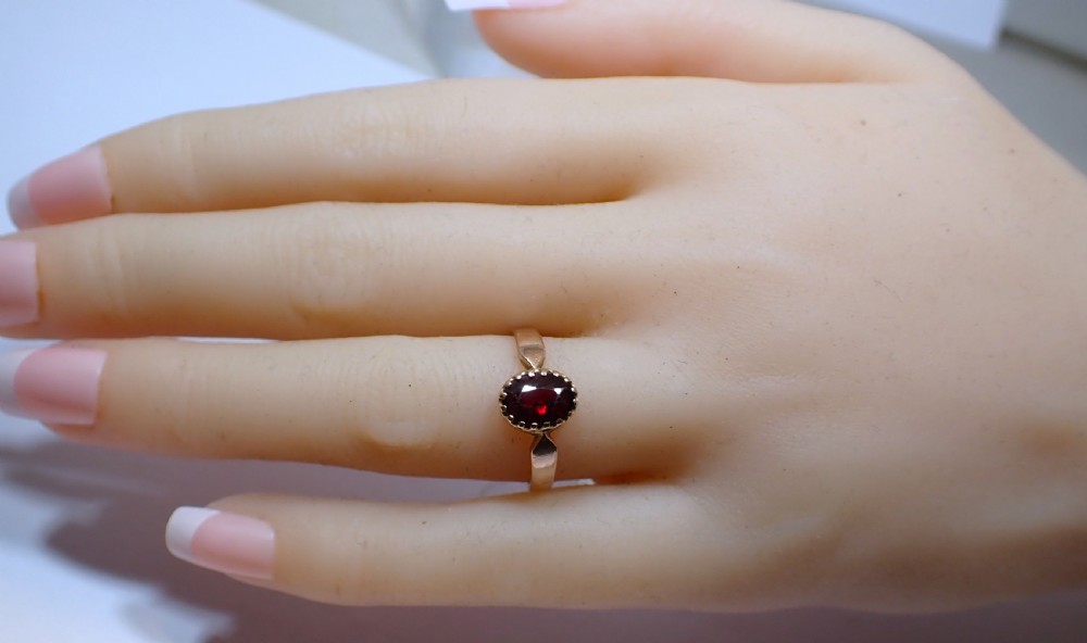 Antique Edwardian 9ct rose gold Garnet ring View II