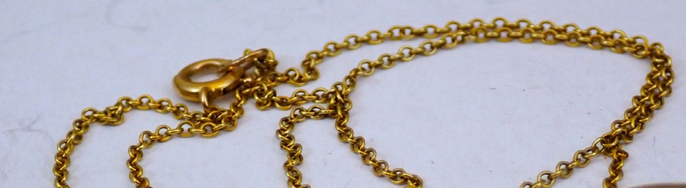 Antique Edwardian 15ct heart shape gold locket and chain View VIII