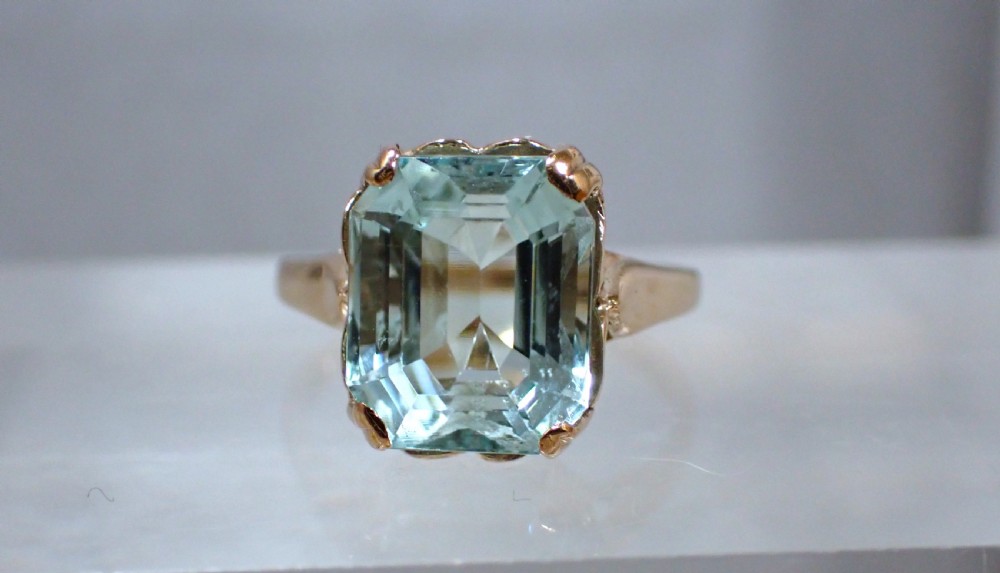 Mid-Century Vintage Aquamarine 9ct yellow gold ring