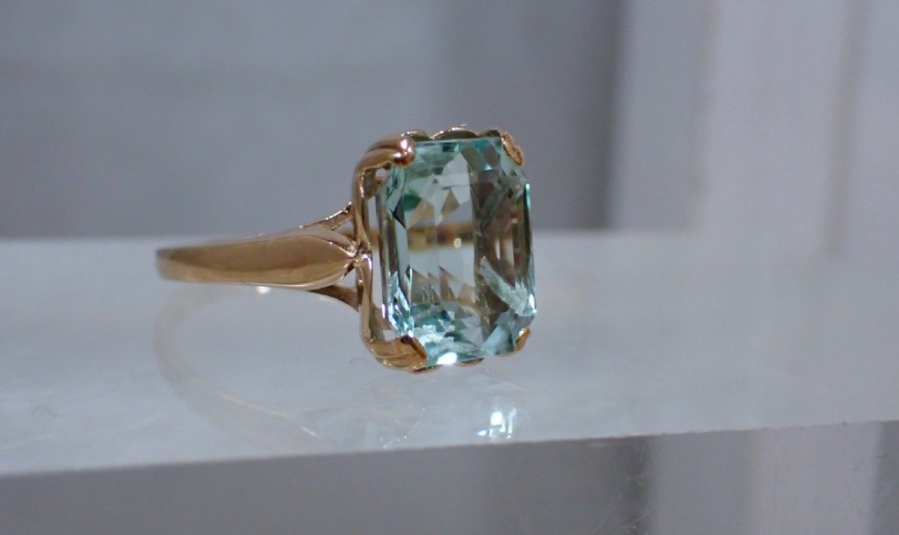 Mid-Century Vintage Aquamarine 9ct yellow gold ring View III