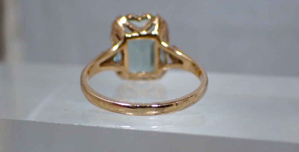 Mid-Century Vintage Aquamarine 9ct yellow gold ring View IV