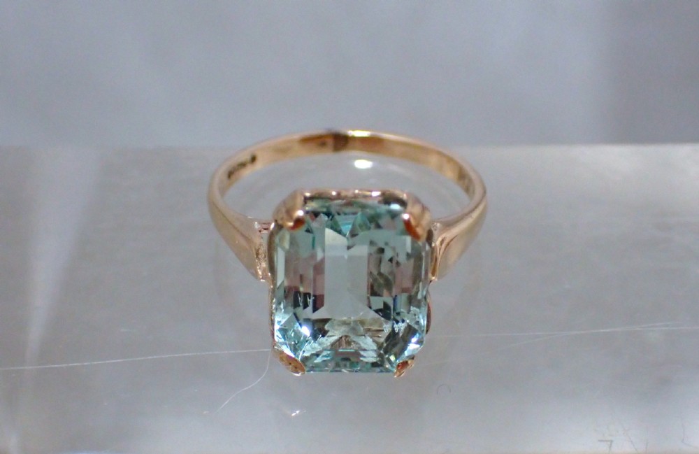 Mid-Century Vintage Aquamarine 9ct yellow gold ring View V