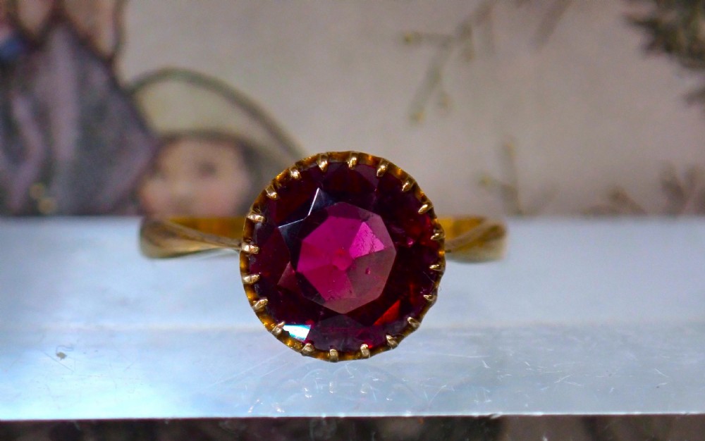 Antique Edwardian 9ct yellow gold Almandine Garnet ring View IV