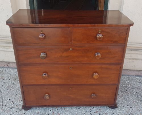 Victorian Chest of Drawers