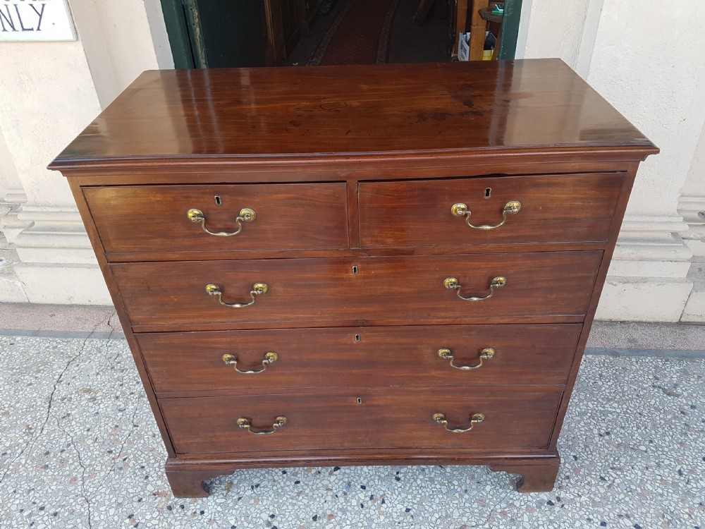 GEORGIAN  CHEST OF DRAWERS  View II