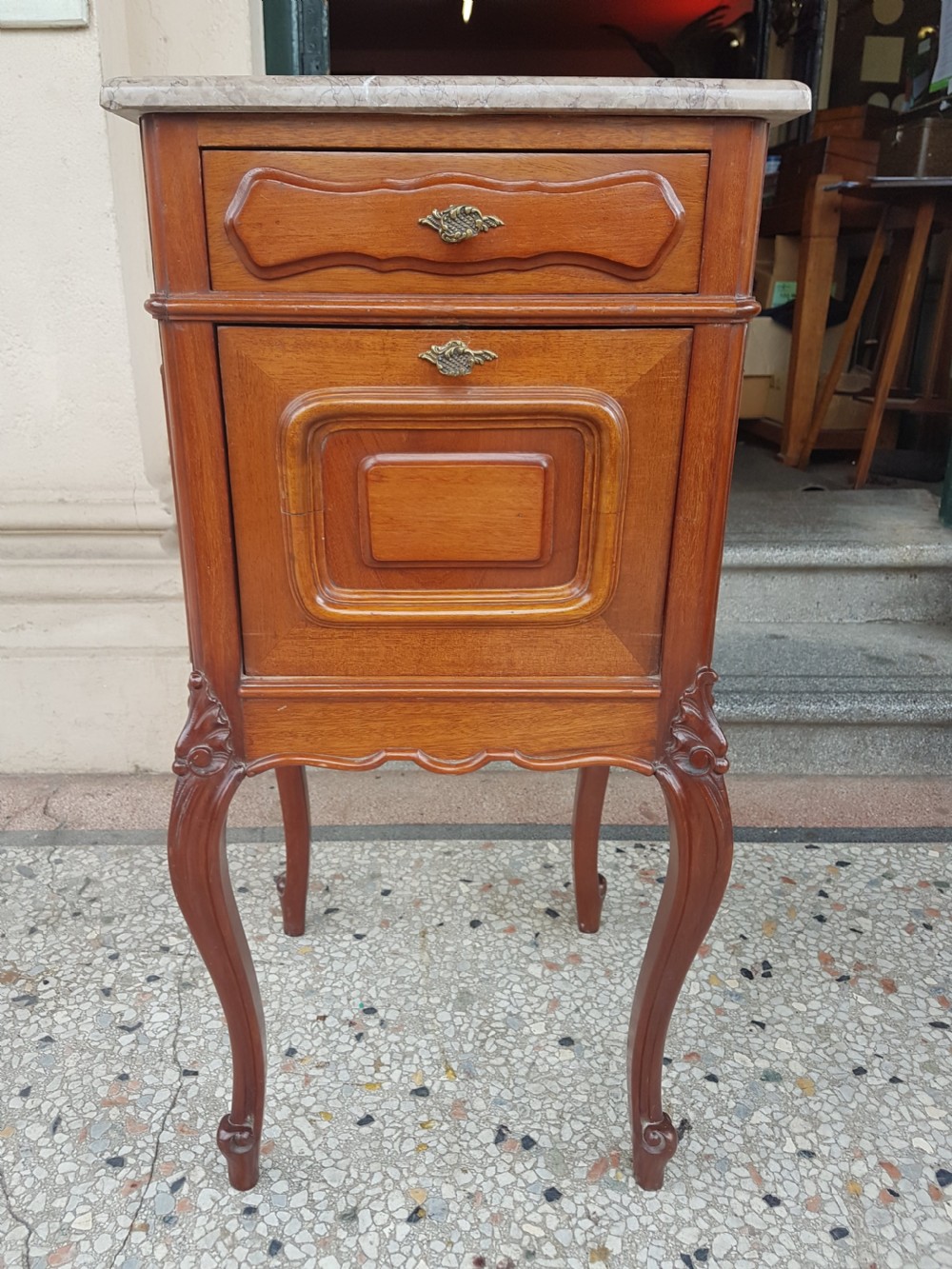 PAIR OF BEDSIDE CABINETS  View II