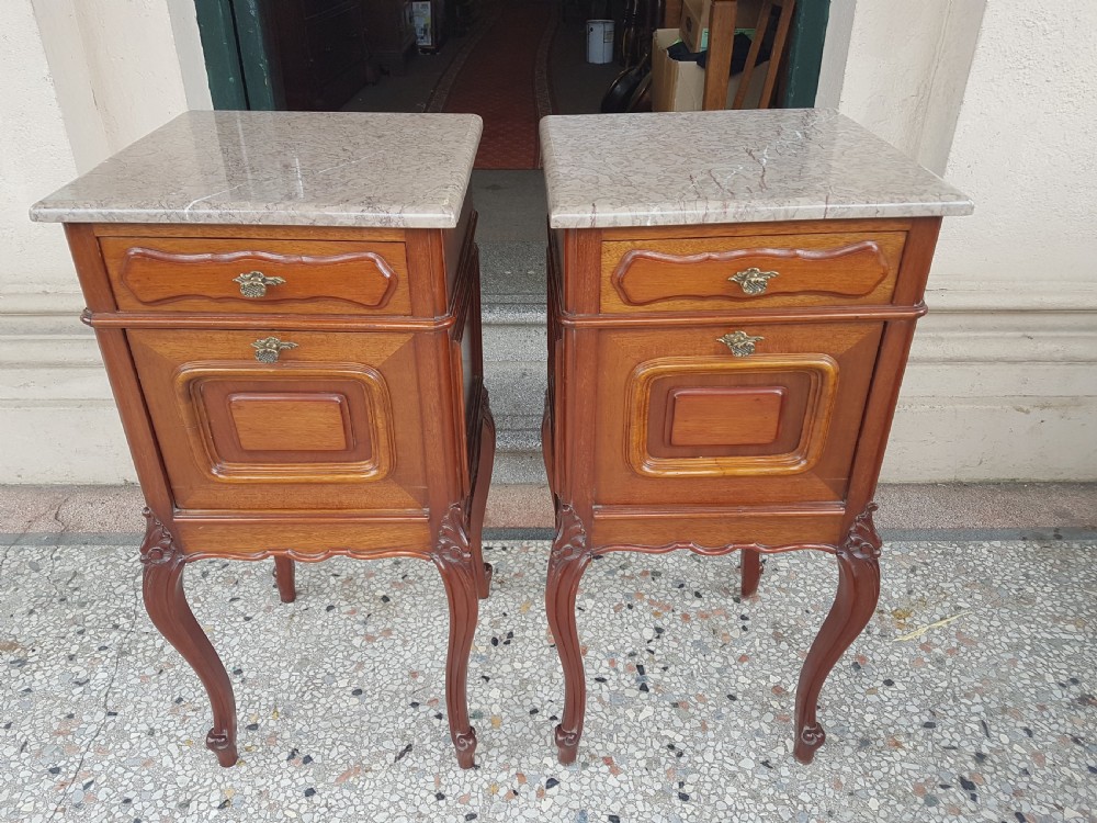 PAIR OF BEDSIDE CABINETS  View III