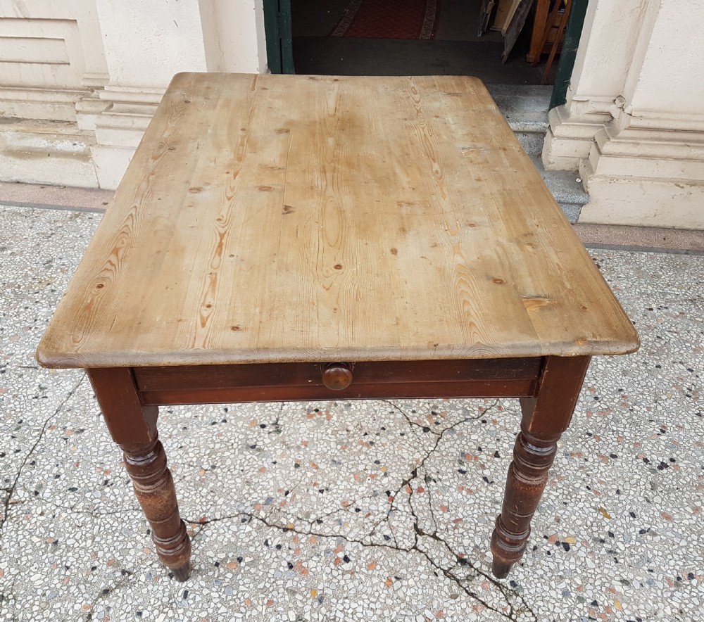VICTORIAN  KITCHEN TABLE 