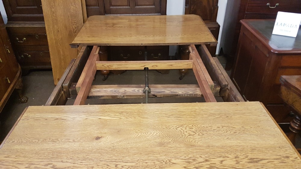 ANTIQUE OAK EXTENDING TABLE  View V