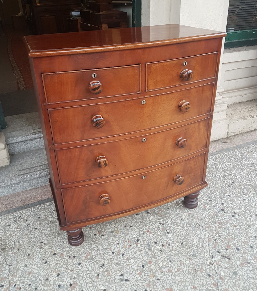 VICTORIAN BOW FRONTED CHEST OF DRAWERS 