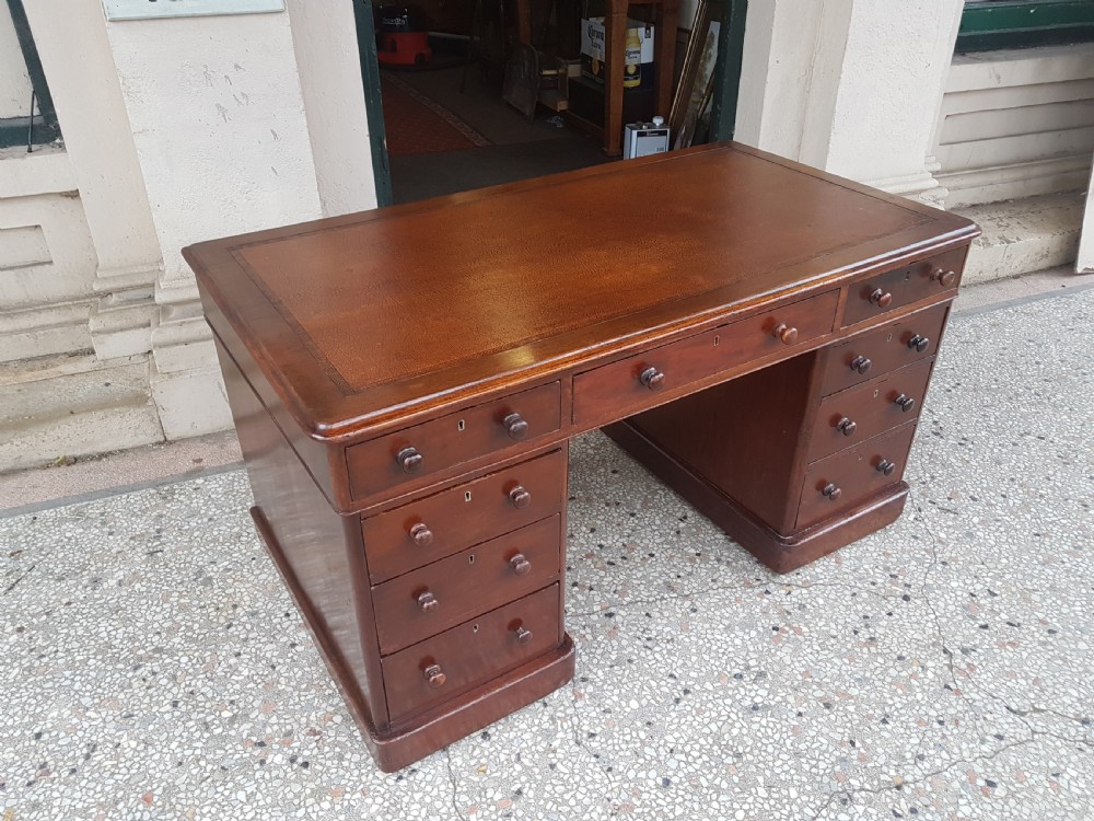 ANTIQUE PEDESTAL DESK View III