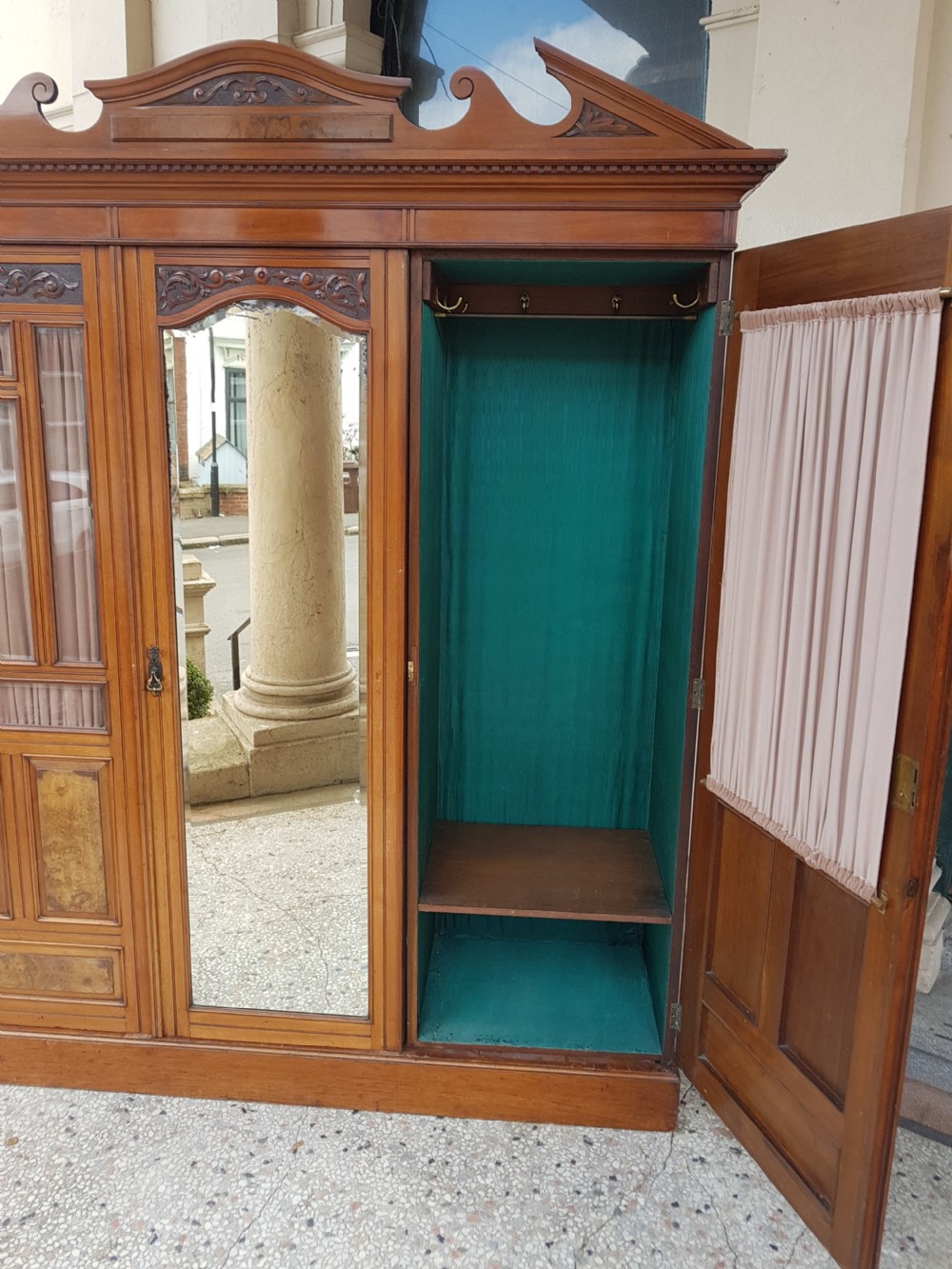 ANTIQUE WARDROBE View IV