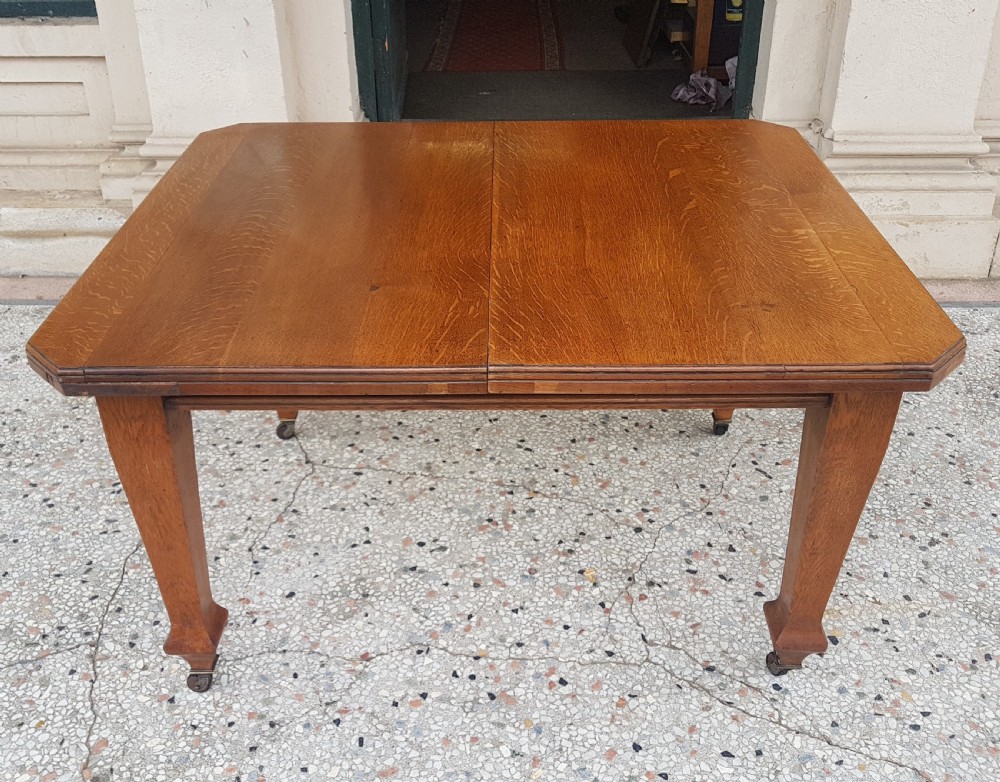 ANTIQUE OAK DINING   TABLE  View II
