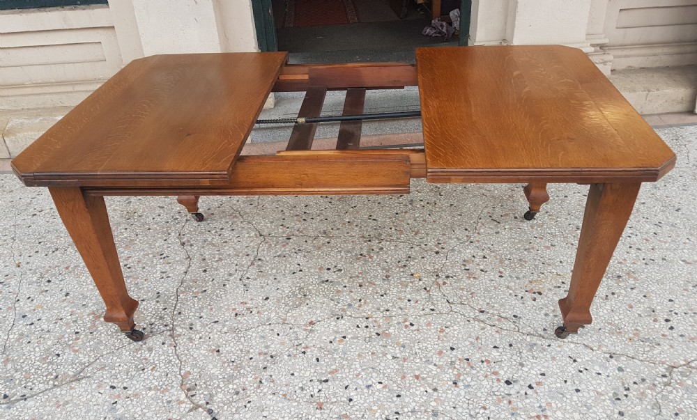 ANTIQUE OAK DINING   TABLE  View V