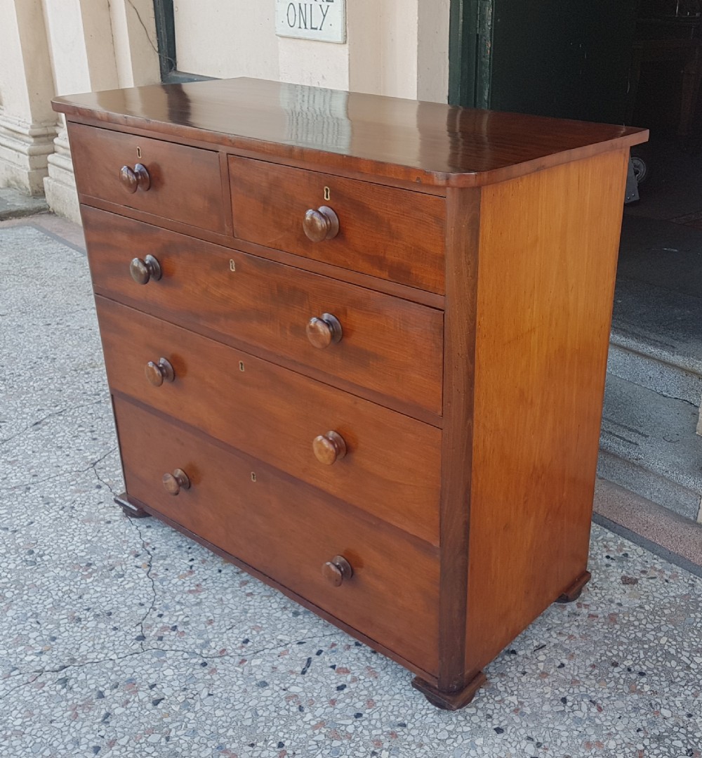 VICTORIAN CHEST OF DRAWERS  View II