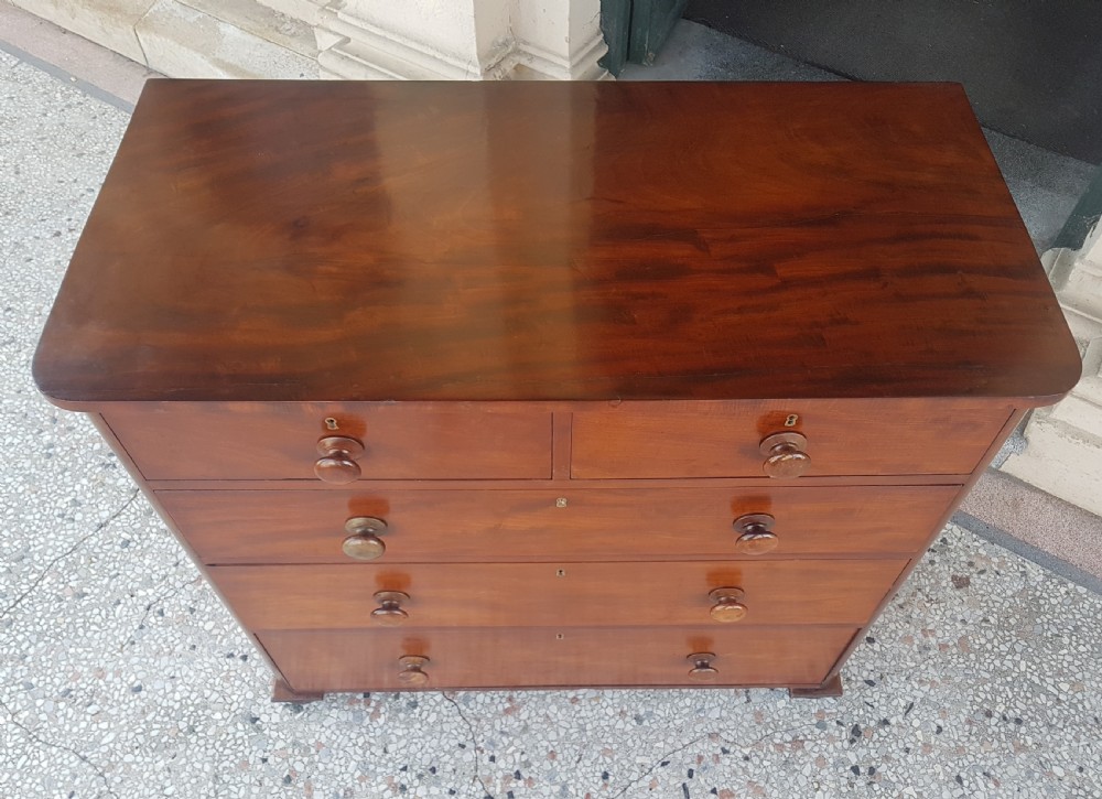 VICTORIAN CHEST OF DRAWERS  View IV
