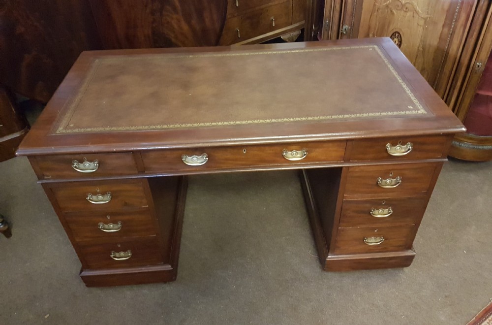 ANTIQUE PEDESTAL DESK View III