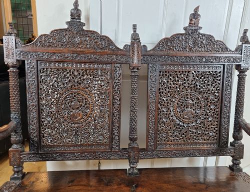 19TH CENTURY BURMESE ANGLO INDIAN CARVED BENCH CHAIR - ADDITIONAL PHOTO 2