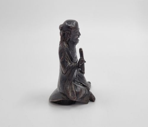 CHINESE MING DYNASTY BRONZE FIGURE OF SCHOLAR - ADDITIONAL PHOTO 3