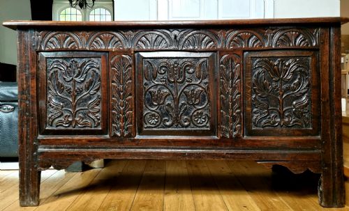 CARVED OAK COFFER LATE 17TH EARLY 18TH CENTURY - ADDITIONAL PHOTO 8