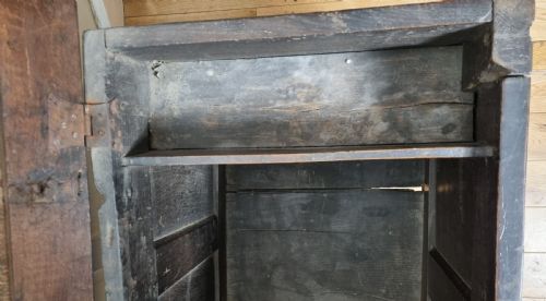 CARVED OAK COFFER LATE 17TH EARLY 18TH CENTURY - ADDITIONAL PHOTO 6