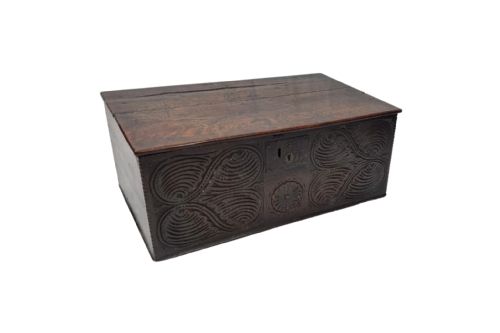 17TH CENTURY CARVED OAK BIBLE BOX - ADDITIONAL PHOTO 3