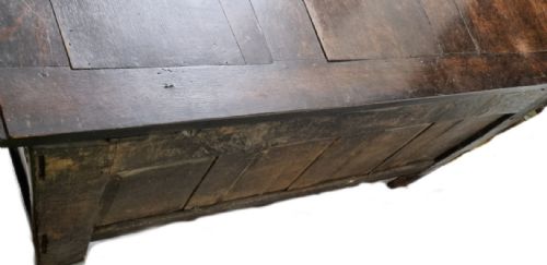 CARVED OAK COFFER LATE 17TH EARLY 18TH CENTURY - ADDITIONAL PHOTO 9