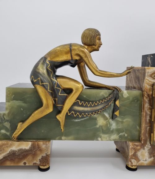 ART DECO CUBIST DESIGN CLOCK SET WITH BRONZE FIGURE OF A LADY - ADDITIONAL PHOTO 3