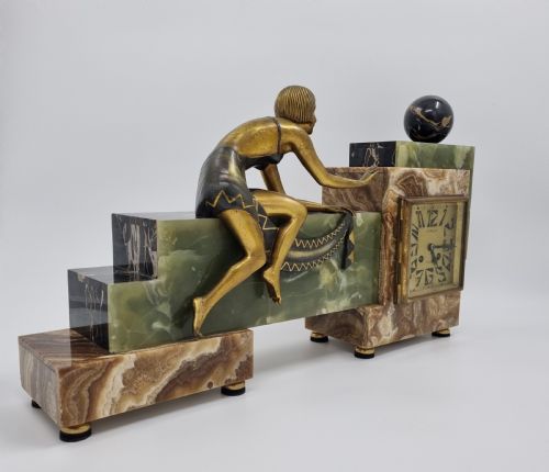 ART DECO CUBIST DESIGN CLOCK SET WITH BRONZE FIGURE OF A LADY - ADDITIONAL PHOTO 5