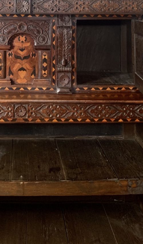 LATE ELIZABETHAN OAK COURT CUPBOARD CIRCA 1600 - ADDITIONAL PHOTO 4