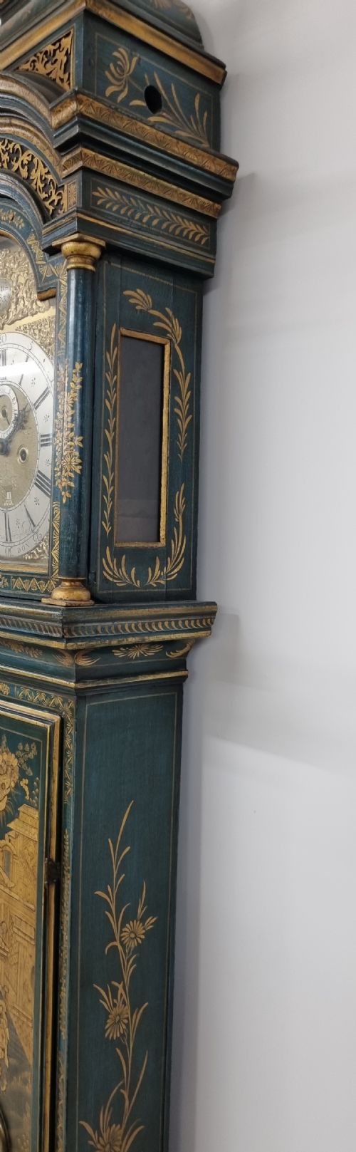 18TH CENTURY GILT LACQUER LONGCASE CLOCK BY WILLIAM KIPLING LONDON CIRCA 1720 - ADDITIONAL PHOTO 11