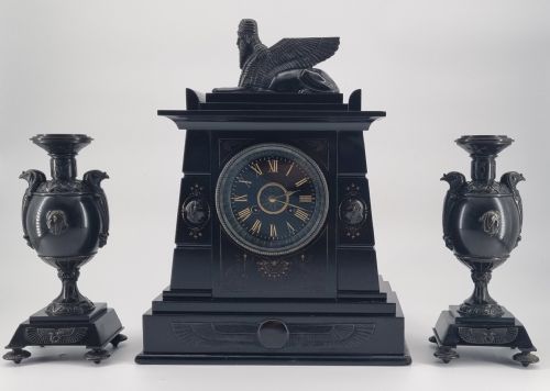 19TH CENTURY EGYPTIAN REVIVAL MANTEL CLOCK WITH PAIR OF GARNITURES CIRCA 1860 - ADDITIONAL PHOTO 1