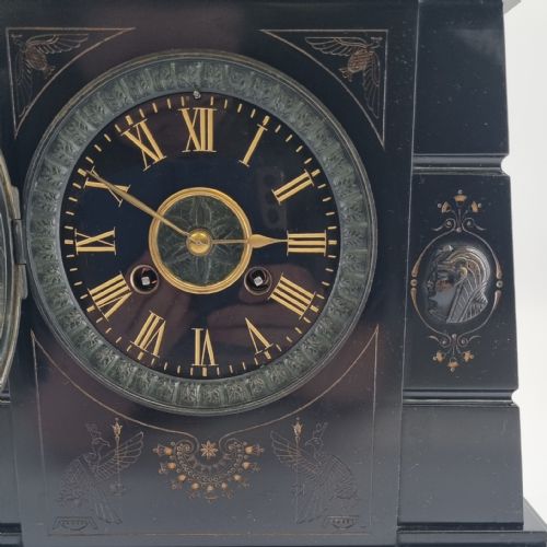 19TH CENTURY EGYPTIAN REVIVAL MANTEL CLOCK WITH PAIR OF GARNITURES CIRCA 1860 - ADDITIONAL PHOTO 5