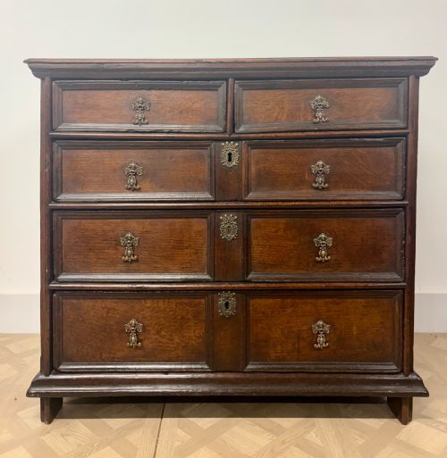 Late 17th-century English Oak Chest of Drawers