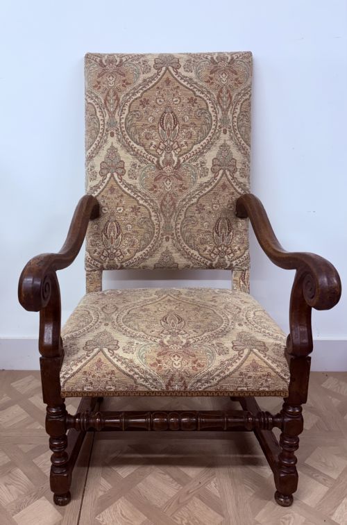 Late 17th-century French Walnut Armchair