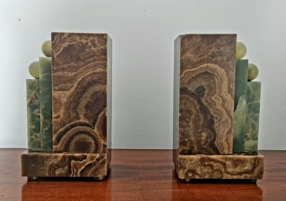 Art Deco Clock Set of Cubist Design with Bronze Lady Circa 1930 View III