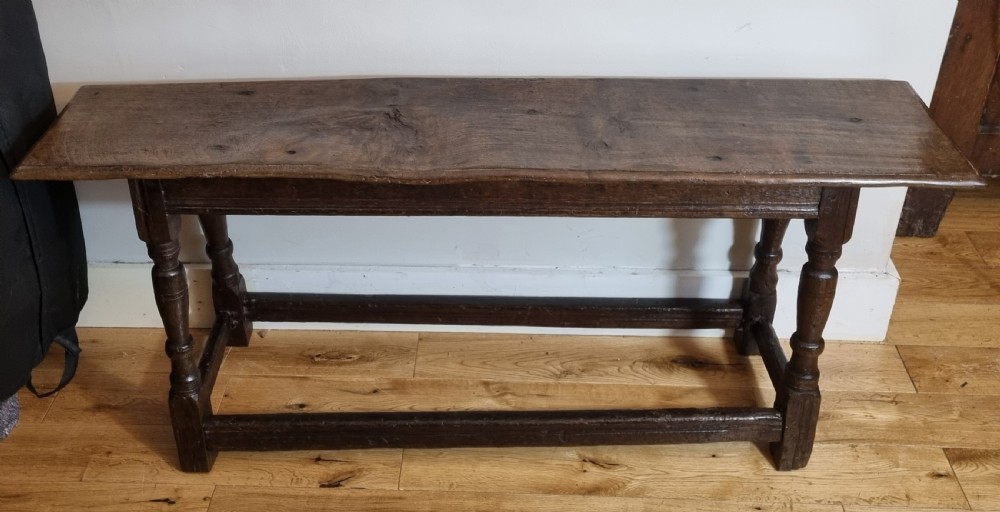 Early 17th Century Oak Bench 1630 - 1640 View IX