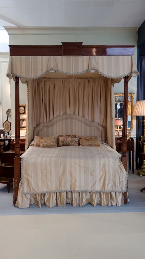 18TH CENTURY GEORGE III SUPER KING SIZE FOUR POSTER BED IN EXCELLENT CONDITION - ADDITIONAL PHOTO 1