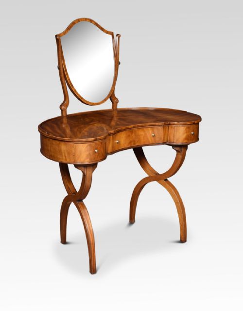 Mahogany Kidney Shaped Lady’s Dressing Table