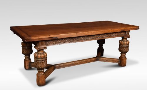 Impressive Oak Draw Leaf Table of Generous Proportions