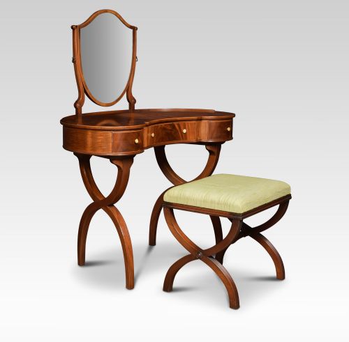 Mahogany Kidney Shaped Lady’s Dressing Table