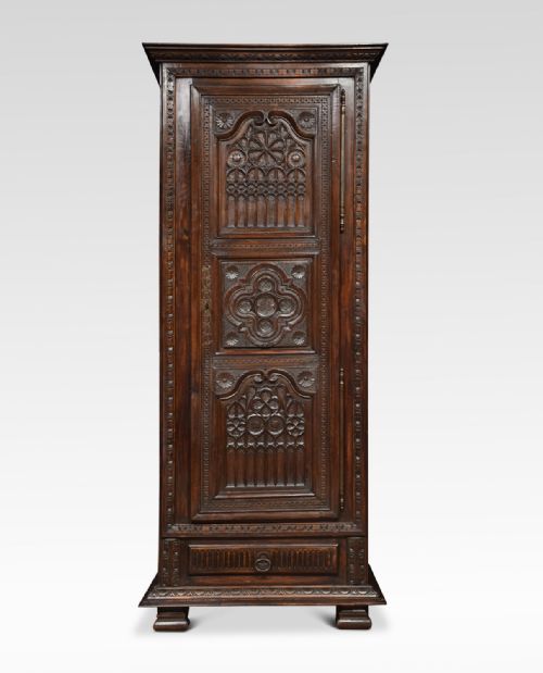 Narrow Carved Hall Robe