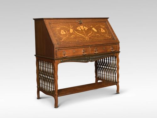 Arts and Crafts Oak Bureau in the Manner of Shapland and Petter