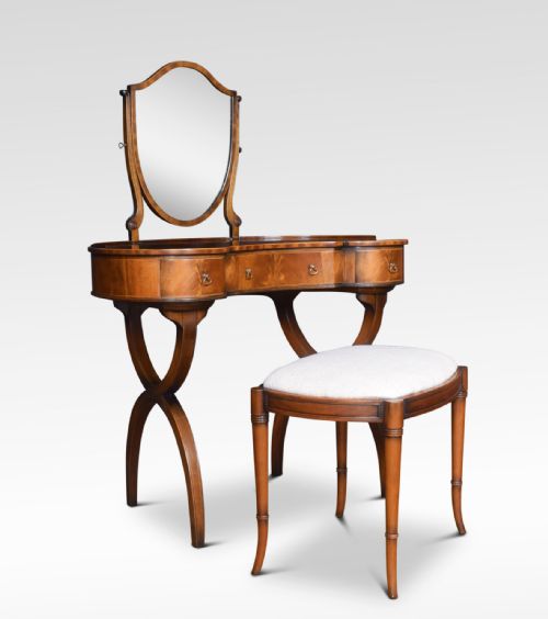 Mahogany Kidney Shaped Lady’s Dressing Table