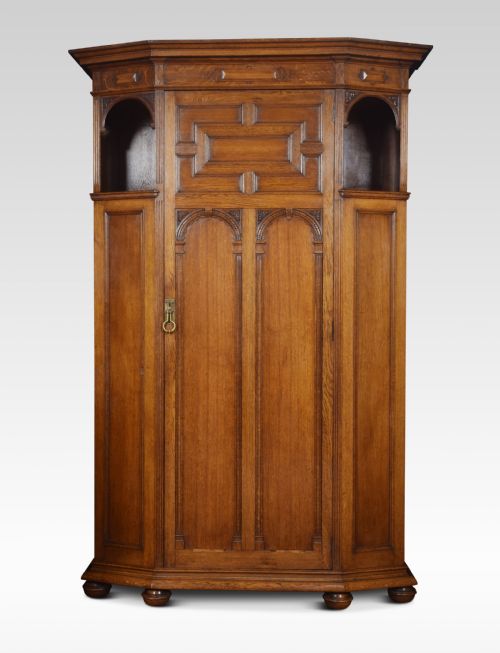 Oak Hall Robe