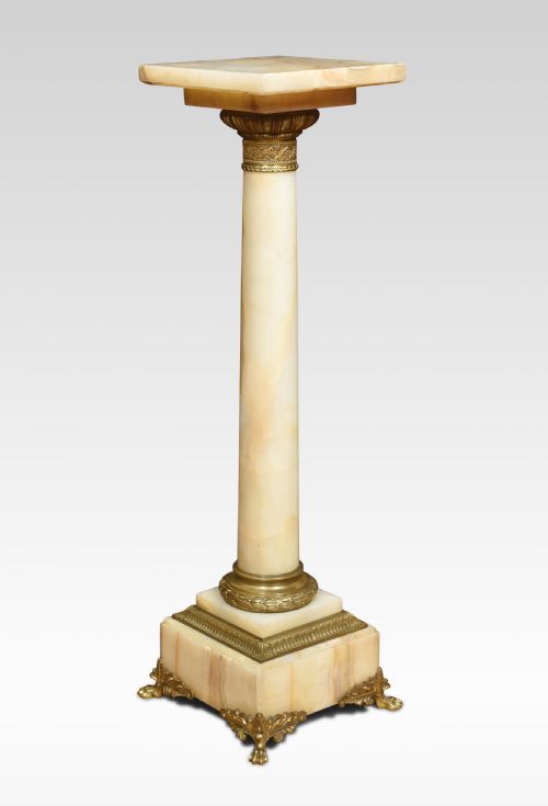 ONYX PEDESTAL