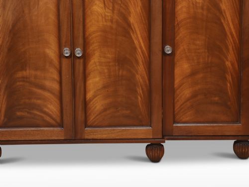 MAHOGANY FOUR DOOR BREAKFRONT SIDEBOARD - ADDITIONAL PHOTO 2